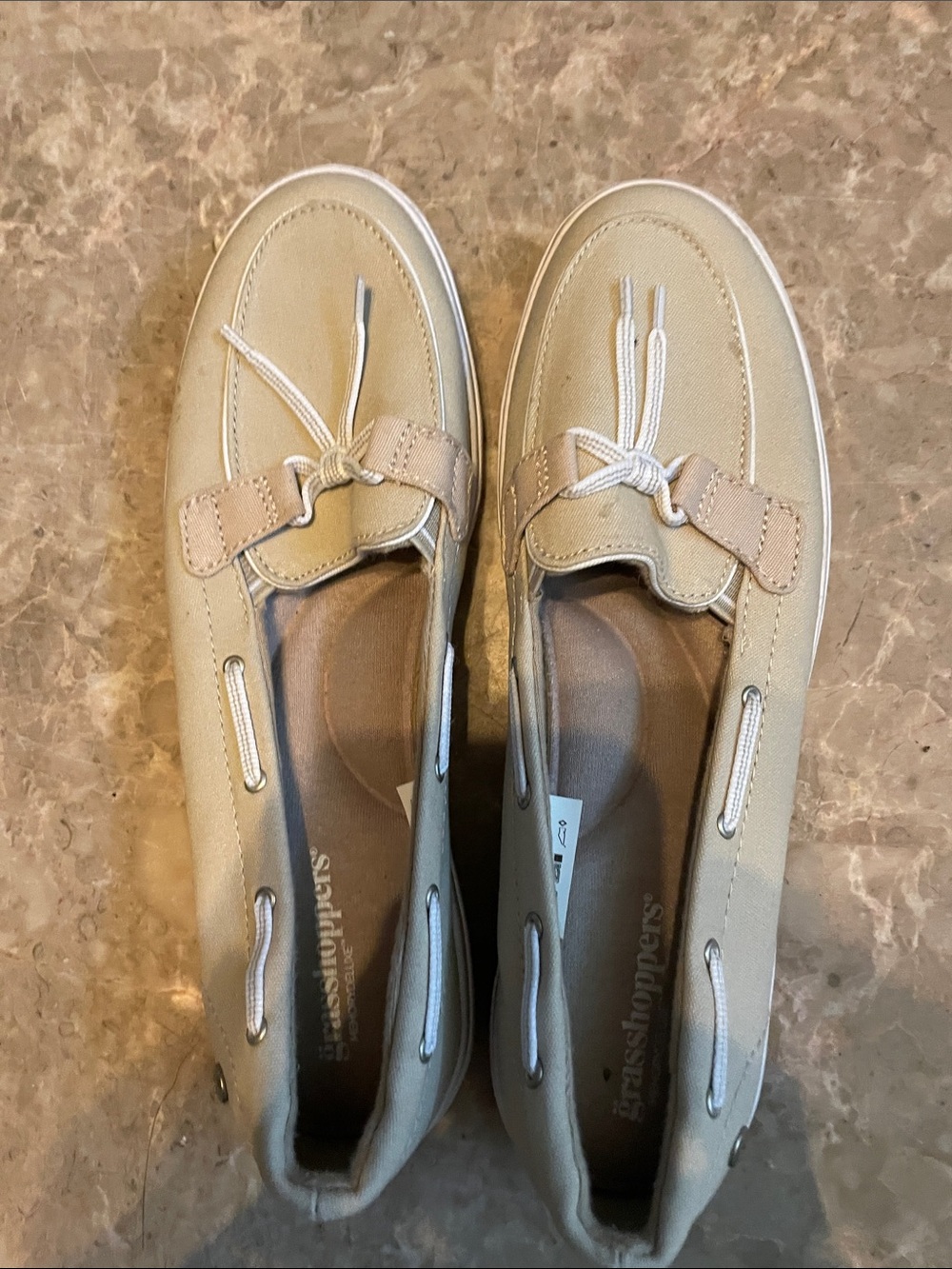 Grasshoppers Beige and White Women's Moccasins